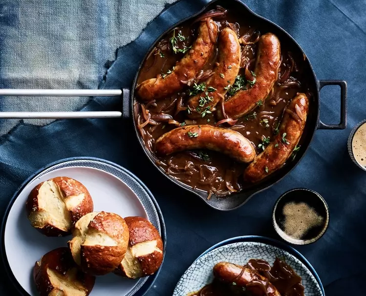 Ultimate Beer Bratwurst Recipe Guide: Grilling, Simmering & Serving Tips