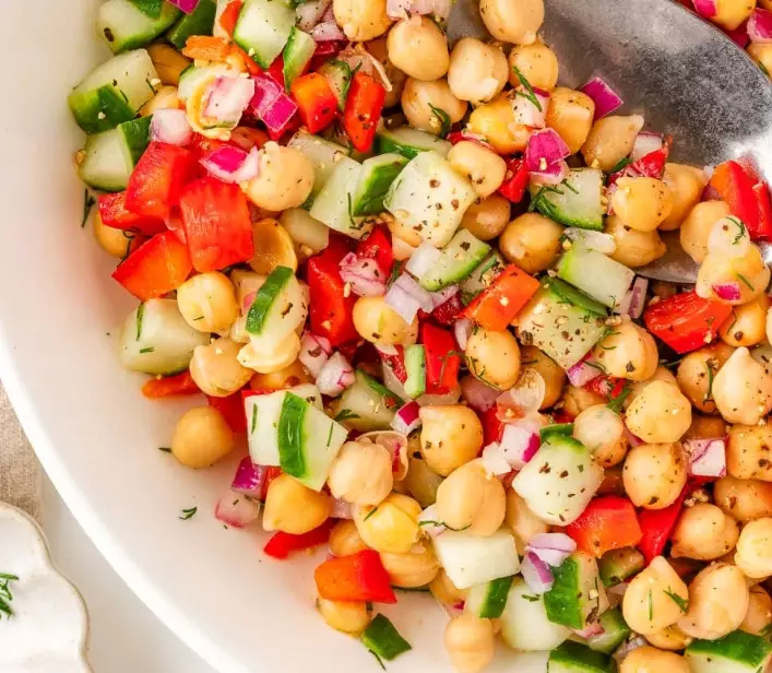 Mediterranean garbanzo bean salad