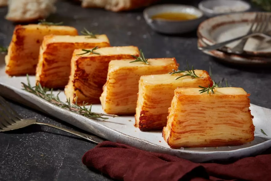 easy dauphinoise potatoes easy dauphinoise potatoes