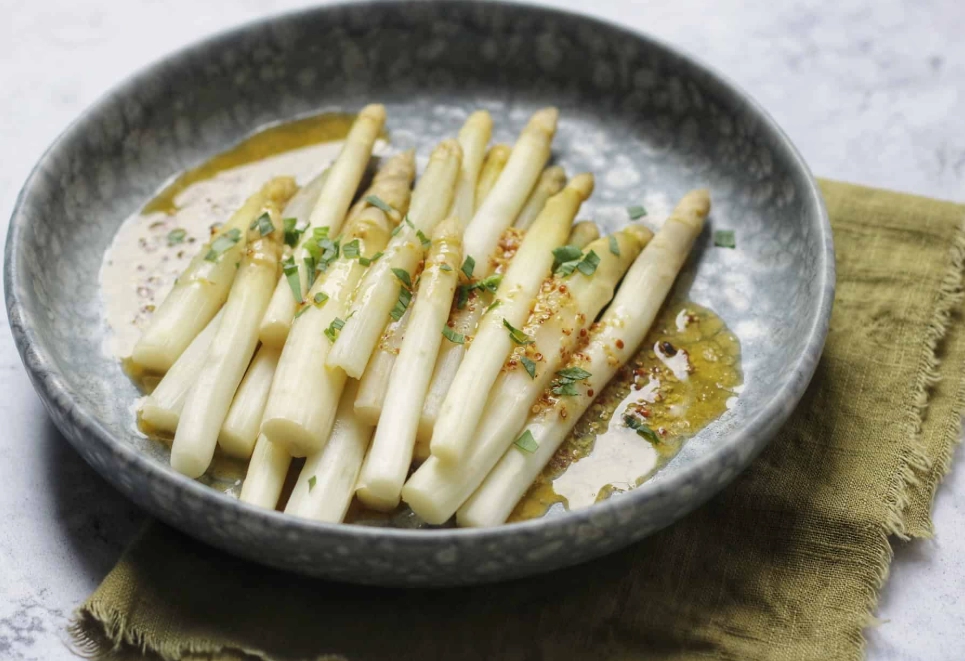 Mastering White Asparagus: Essential Recipes & Expert Tips