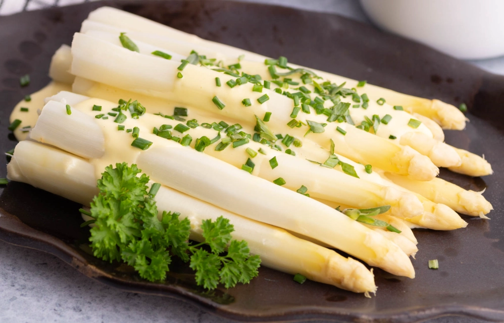 how to cook white asparagus