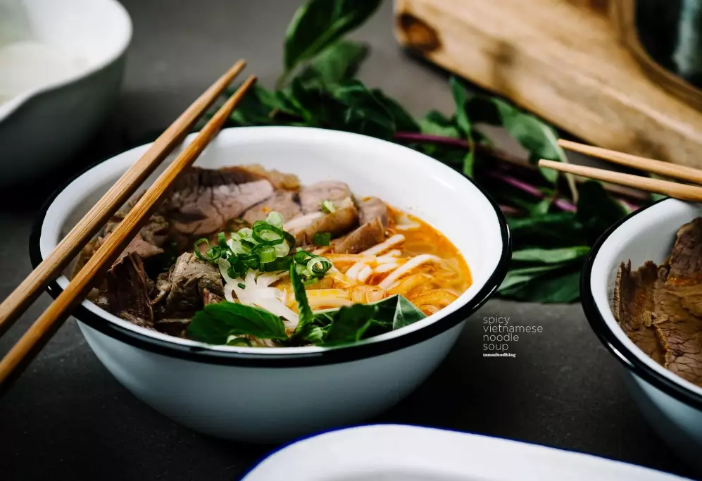 bun bo hue vs pho