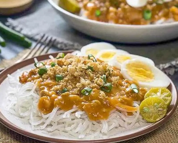 filipino pancit palabok